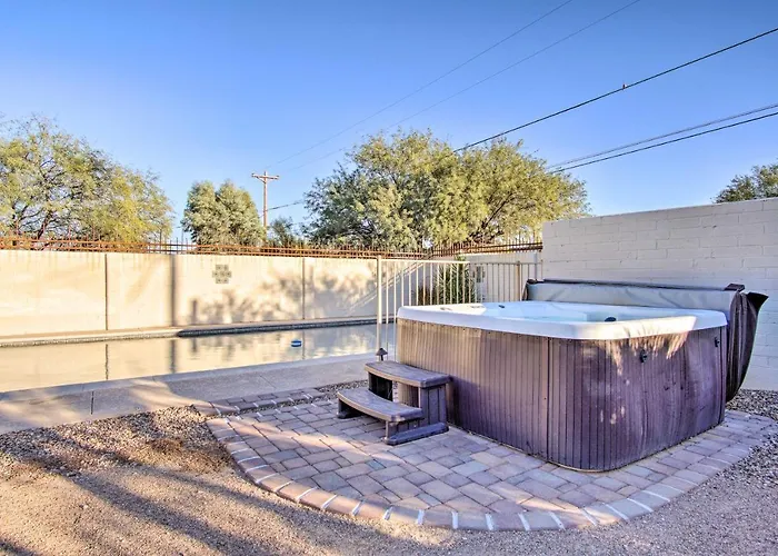 Сasa de vacaciones House W/ Private Pool: 5 Mi To Downtown! *