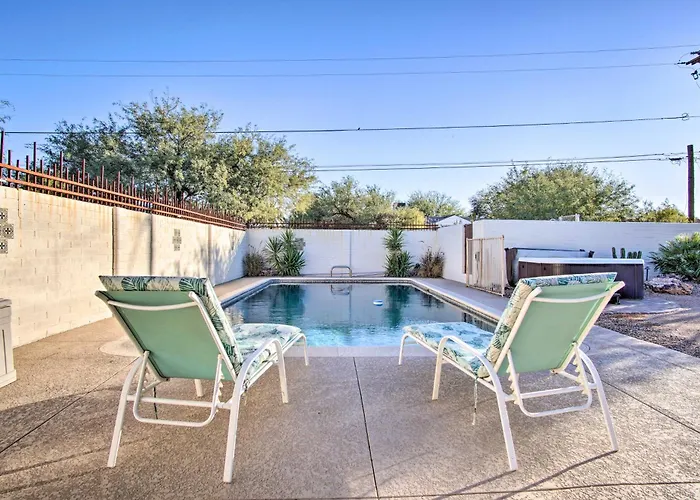 House W/ Private Pool: 5 Mi To Downtown! Сasa de vacaciones *