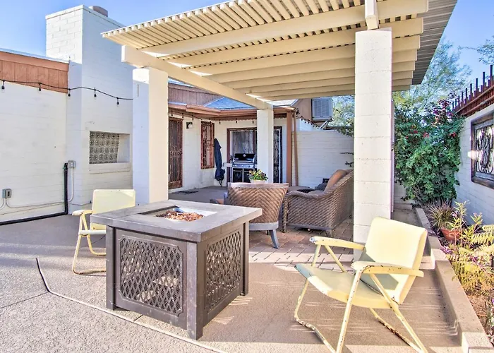 Сasa de vacaciones House W/ Private Pool: 5 Mi To Downtown!