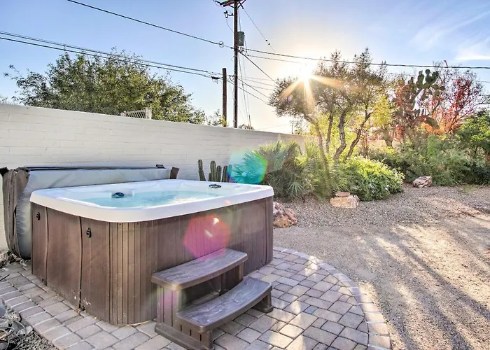 House W/ Private Pool: 5 Mi To Downtown! *